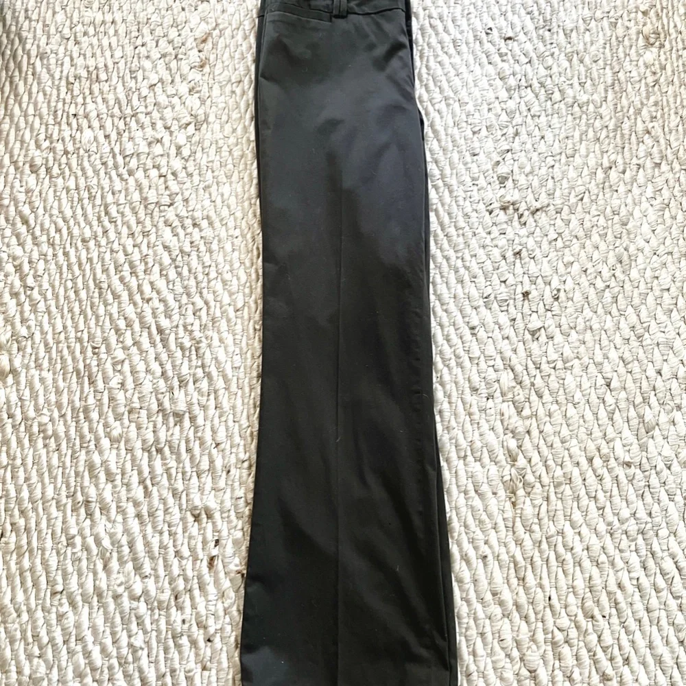 Banana Republic "The Logan Fit" Size 14 Pants - Picture 6 of 9